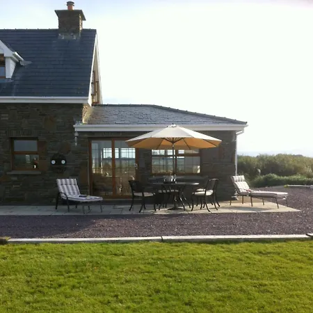 Beautiful Stone With Sea Views 4*